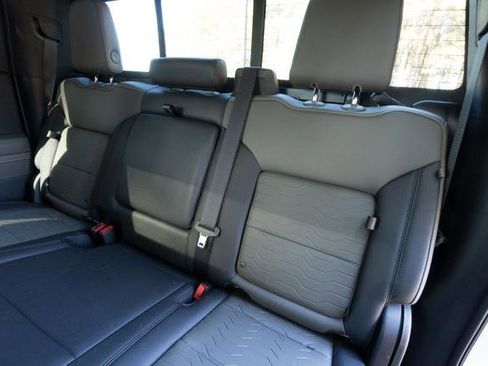 Used 2022 Chevrolet Silverado 1500 ZR2 w/ Technology Package image 30