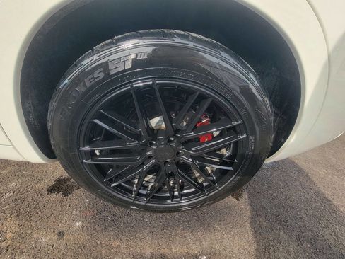 Used 2017 Maserati Levante S image 8