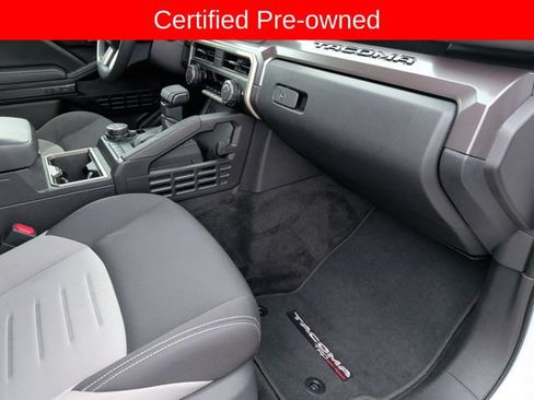Certified 2025 Toyota Tacoma TRD Off-Road AWD/4WD image 27