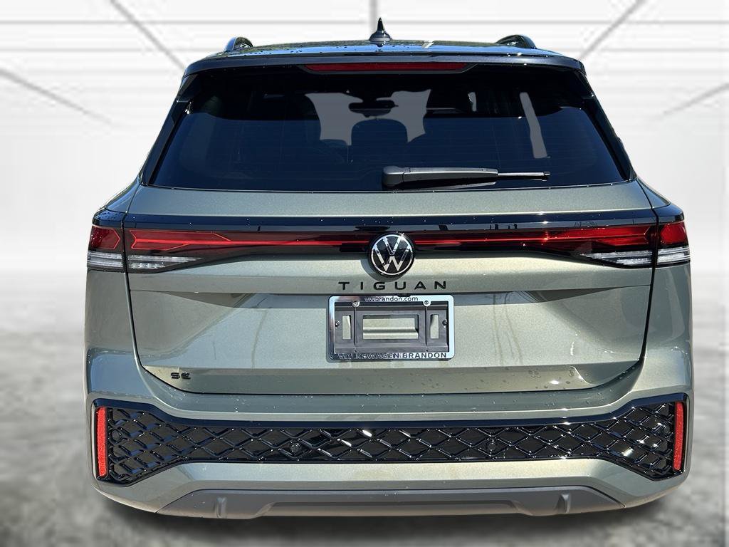 New 2026 Volkswagen Tiguan SE R-Line FWD image 5