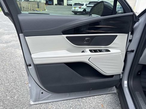 New 2026 Lincoln Nautilus Premier AWD/4WD image 18