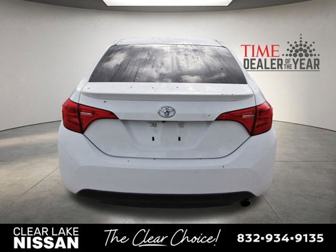 Used 2018 Toyota Corolla SE FWD image 6