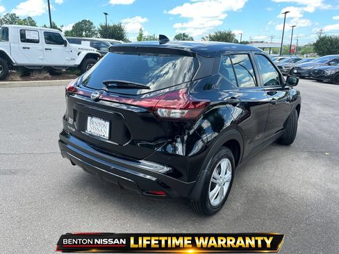 Certified 2025 Nissan Kicks Play S FWD image 8