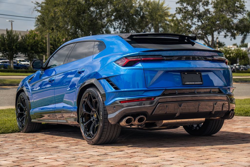 Used 2024 Lamborghini Urus Performante AWD/4WD image 3
