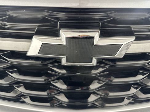 Used 2024 Chevrolet Trax RS w/ Driver Confidence Package FWD image 30