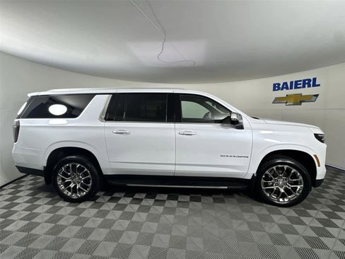 Used 2026 Chevrolet Suburban Premier AWD/4WD image 6
