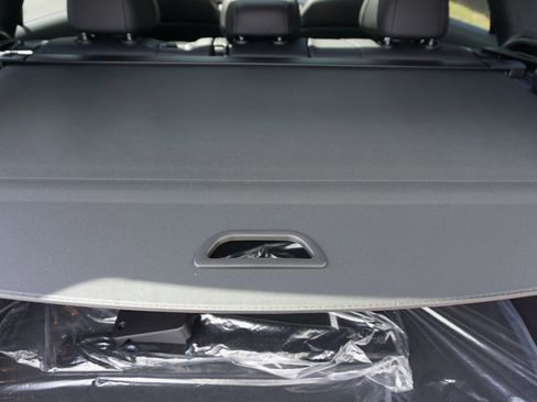 Certified 2025 Mercedes-Benz GLC 300 4MATIC image 75