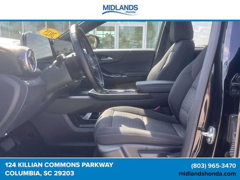 Used 2025 Chevrolet Equinox LT FWD image 13