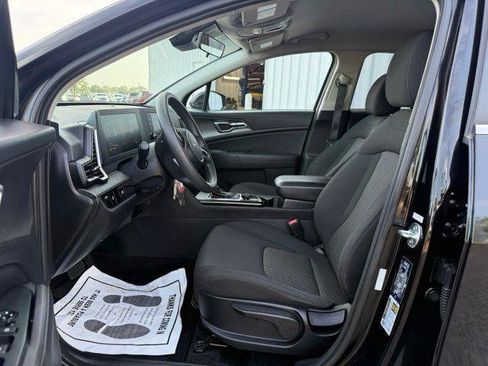 Used 2024 Kia Sportage LX FWD image 6