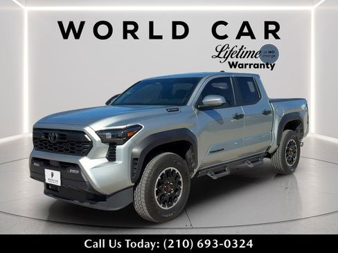 Used 2025 Toyota Tacoma TRD Off-Road AWD/4WD image 7