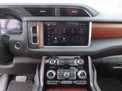 Used 2024 GMC Yukon Denali Ultimate image 22