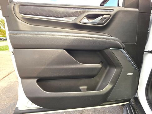 Used 2021 GMC Yukon Denali w/ LPO, Illumination Package image 13