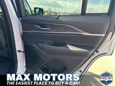 Used 2024 Jeep Grand Cherokee Limited w/ Luxury Tech Group II AWD/4WD image 42