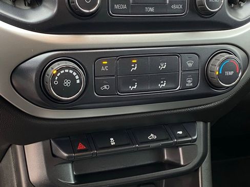 Used 2018 Chevrolet Colorado LT w/ LT Convenience Package image 21