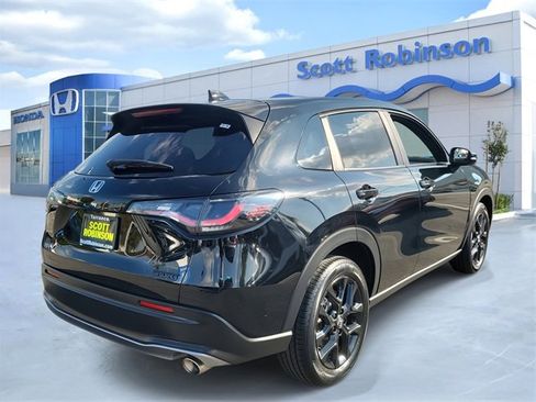 Certified 2023 Honda HR-V Sport image 4