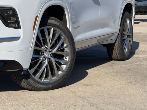 New 2026 Buick Enclave Avenir w/ Super Cruise Package image 12