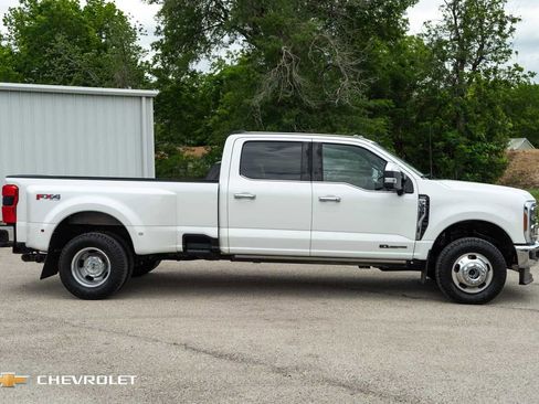 Used 2023 Ford F350 Lariat w/ Lariat Ultimate Package AWD/4WD image 4