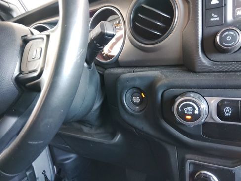 Used 2018 Jeep Wrangler Unlimited Sport S AWD/4WD image 27