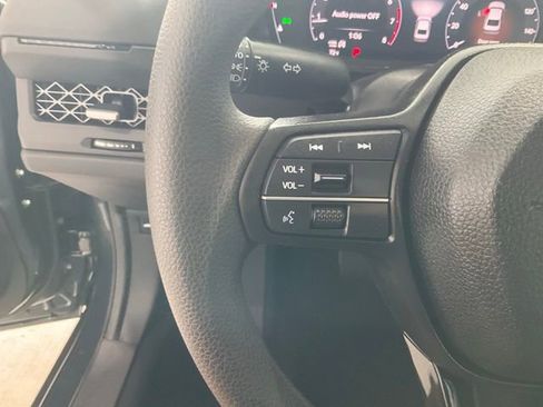 Used 2025 Honda Accord SE image 9