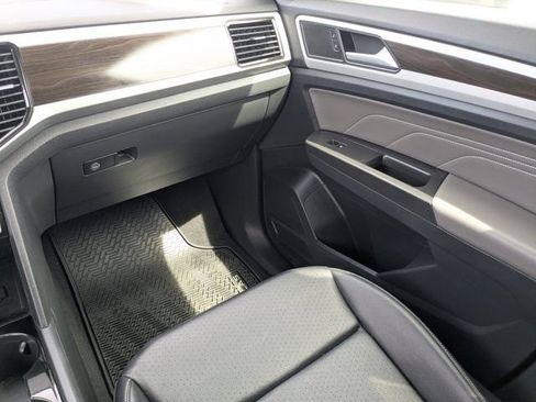 Used 2022 Volkswagen Atlas SE FWD image 17