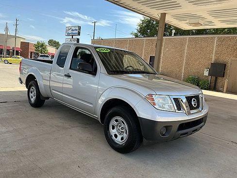 Used 2014 Nissan Frontier S w/ S Preferred Package RWD image 3