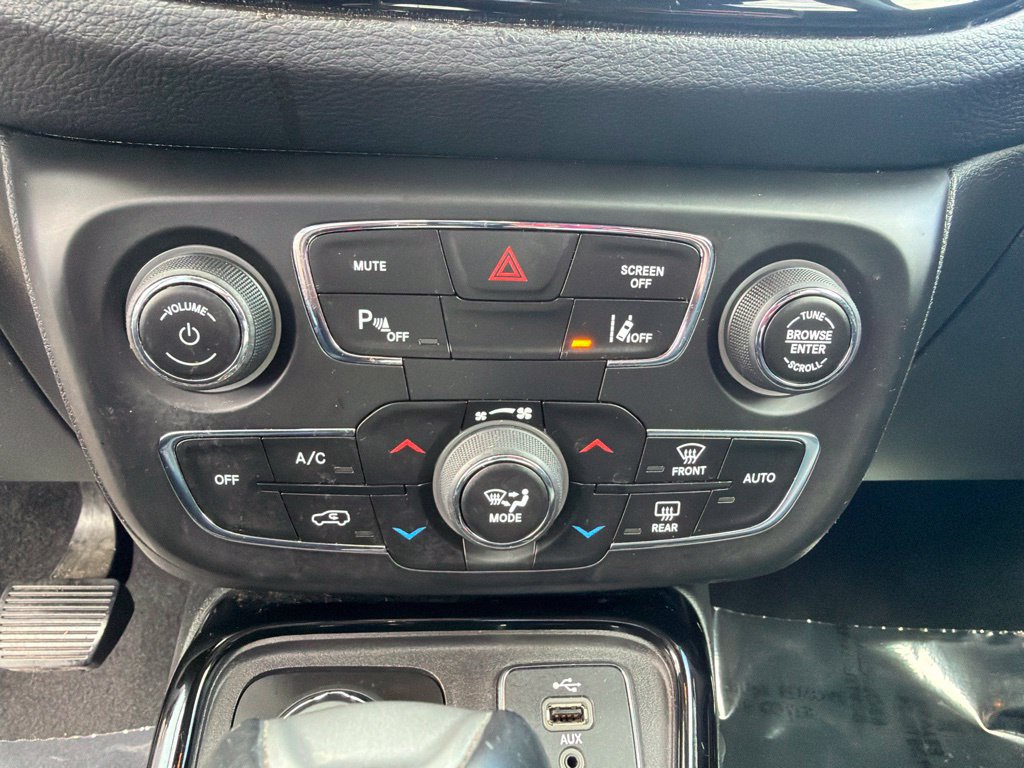 Used 2018 Jeep Compass Limited w/ Navigation Group AWD/4WD image 26