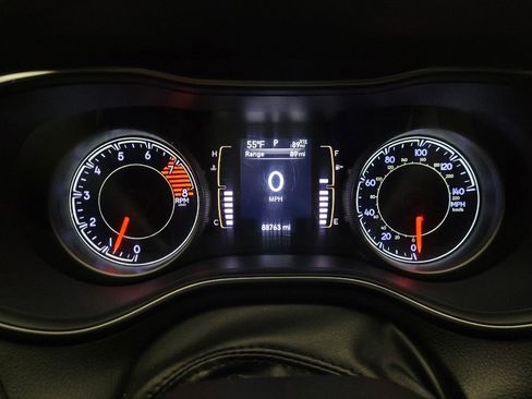 Used 2019 Jeep Cherokee Latitude Plus w/ Cold Weather Group image 23