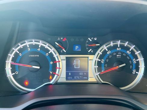 Used 2018 Toyota 4Runner SR5 Premium image 12