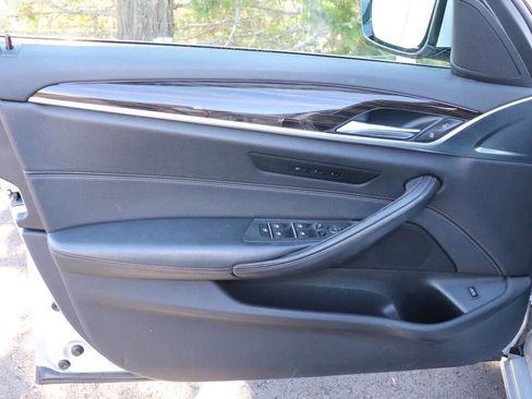 Used 2017 BMW 530i image 14