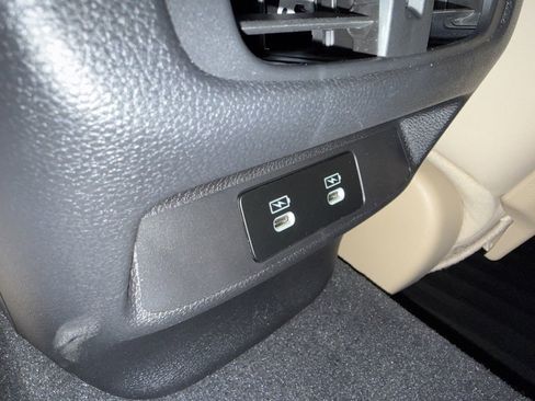 Certified 2025 Acura TLX w/ Technology Package image 34