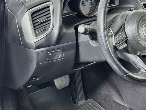 Used 2018 MAZDA MAZDA3 Touring FWD image 17