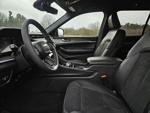 New 2026 Jeep Grand Cherokee Altitude RWD image 11