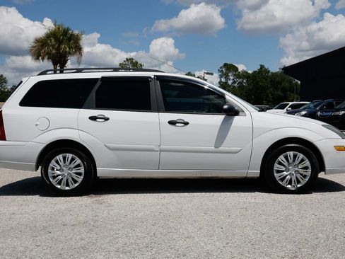 Used 2004 Ford Focus SE FWD image 8