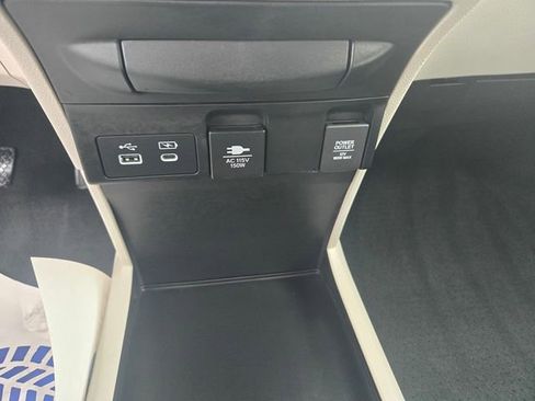 Used 2025 Honda Odyssey Elite image 16