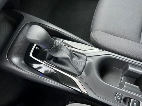 Used 2025 Toyota Corolla LE image 39