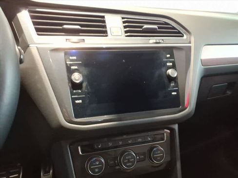 Used 2021 Volkswagen Tiguan SE R-Line image 12