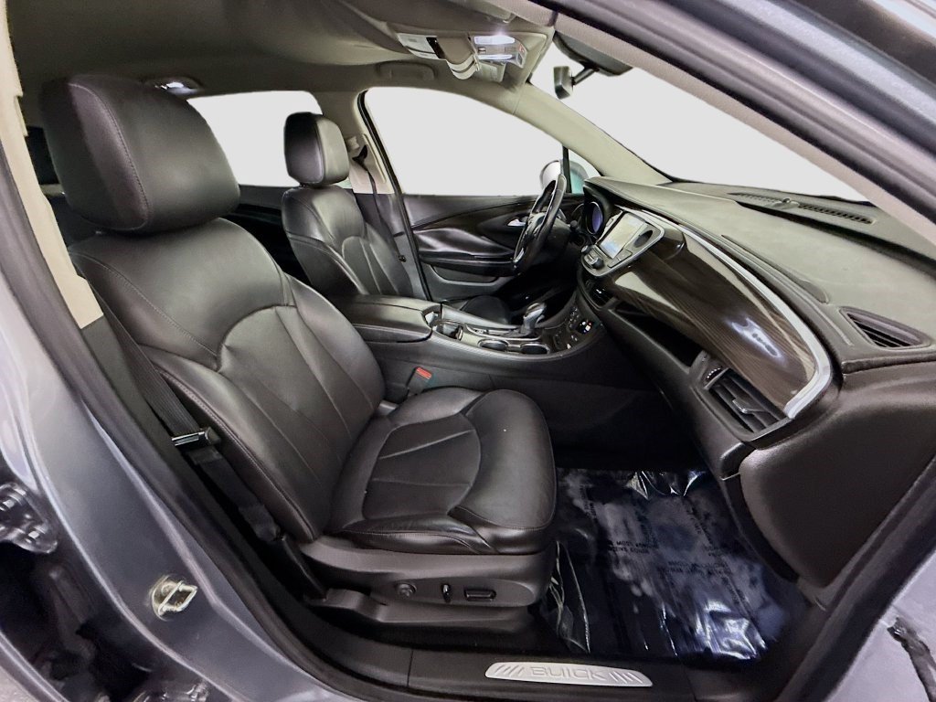 Used 2019 Buick Envision Essence FWD image 28