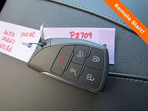 Used 2025 Buick Enclave Preferred AWD/4WD image 23