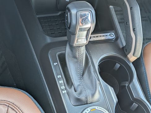 Used 2024 Ford Bronco Outer Banks AWD/4WD image 24