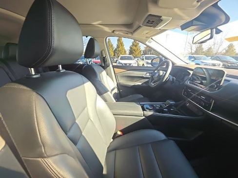 Used 2021 Nissan Rogue SL w/ Premium Package image 8