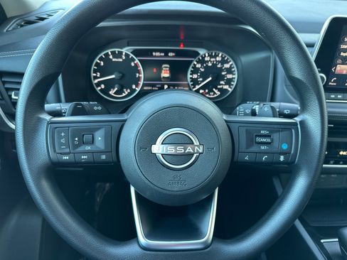 Used 2024 Nissan Rogue SV image 22