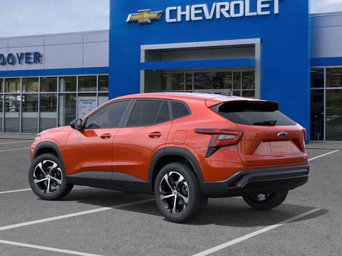 Used 2024 Chevrolet Trax RS w/ Driver Confidence Package image 3