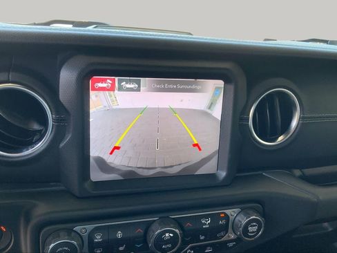 Used 2021 Jeep Wrangler Unlimited Sahara w/ Cold Weather Group AWD/4WD image 29