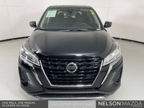 Used 2021 Nissan Kicks S image 4