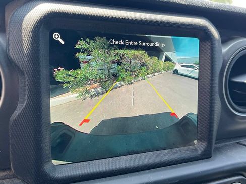 Used 2021 Jeep Gladiator Sport AWD/4WD image 13