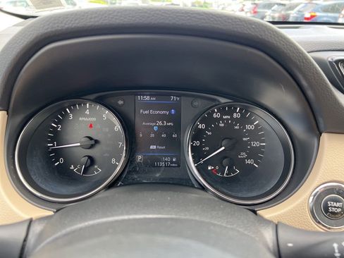 Used 2019 Nissan Rogue SV w/ Premium Package AWD/4WD image 11