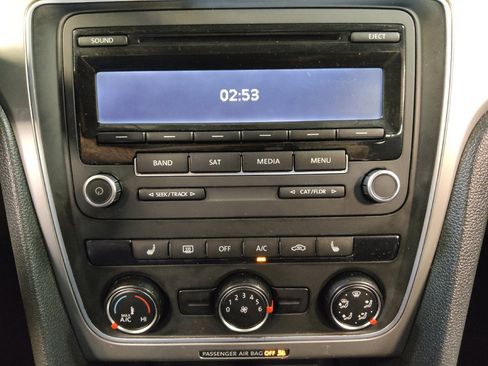Used 2014 Volkswagen Passat 1.8T S FWD image 25