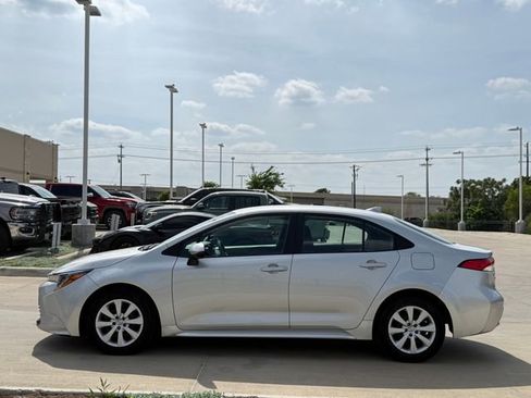 Used 2024 Toyota Corolla LE image 7