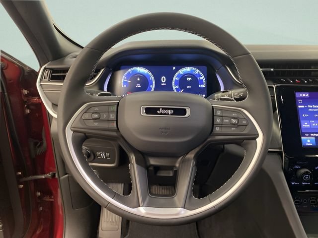 Used 2023 Jeep Grand Cherokee Altitude AWD/4WD image 16