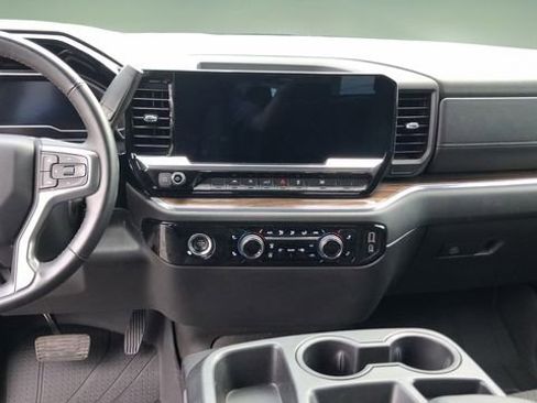 Used 2024 Chevrolet Silverado 1500 LT w/ Protection Package AWD/4WD image 10